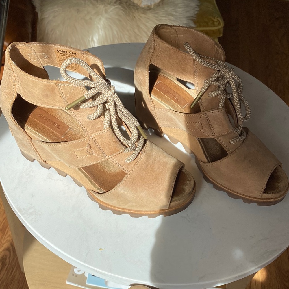 Sorel tan leather wedge sandals